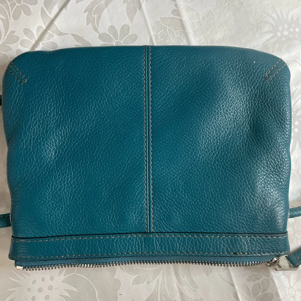 Tignanello women’s leather Teal Crossbody purse bag - Picture 7 of 7